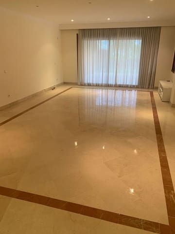 Apartamento de 3 habitaciones en Bahía de Marbella, Marbella en venta con piscina garaje - 1.100.000 € (Ref: 9008466)