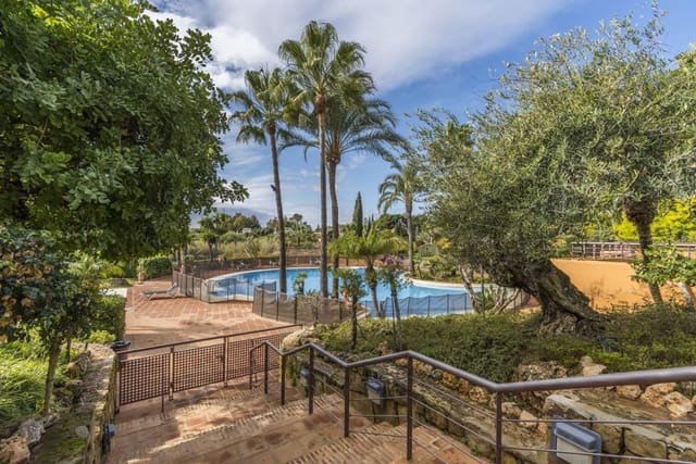 Apartamento de 3 habitaciones en Bahía de Marbella, Marbella en venta con piscina garaje - 1.100.000 € (Ref: 9008466)