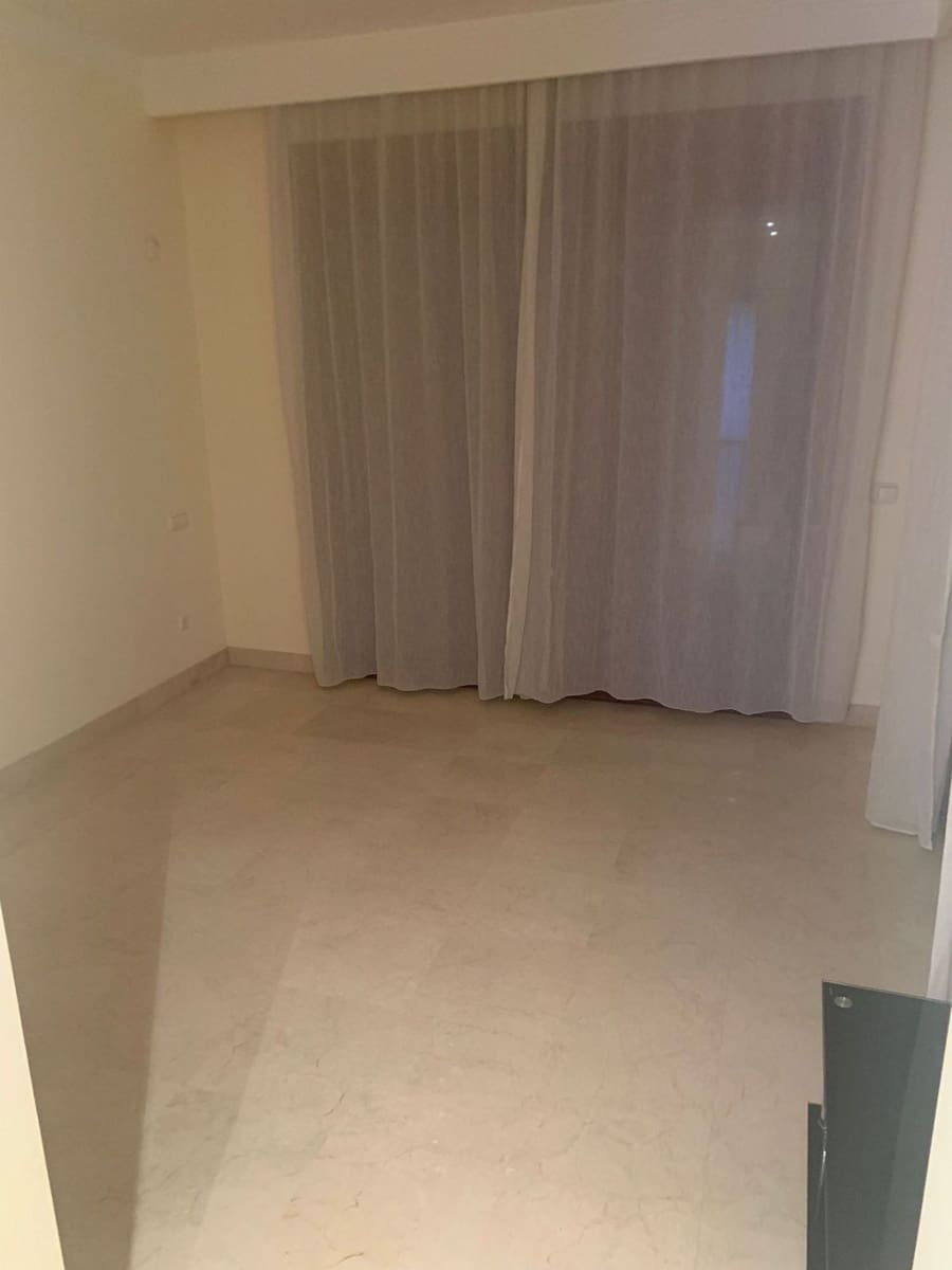 Apartamento de 3 habitaciones en Bahía de Marbella en venta con piscina garaje - 1.100.000 € (Ref: 9008466)