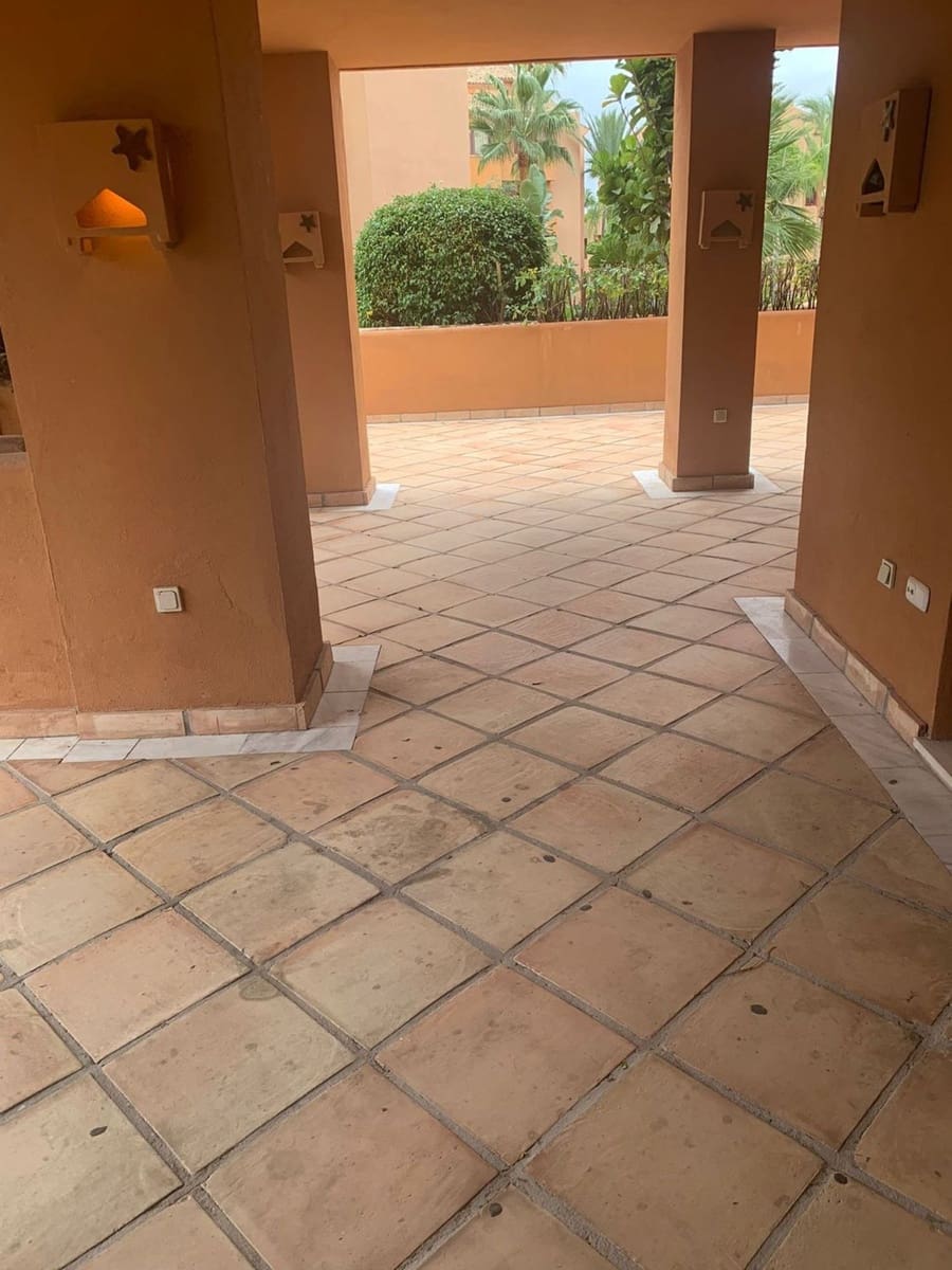 Apartamento de 3 habitaciones en Bahía de Marbella en venta con piscina garaje - 1.100.000 € (Ref: 9008466)