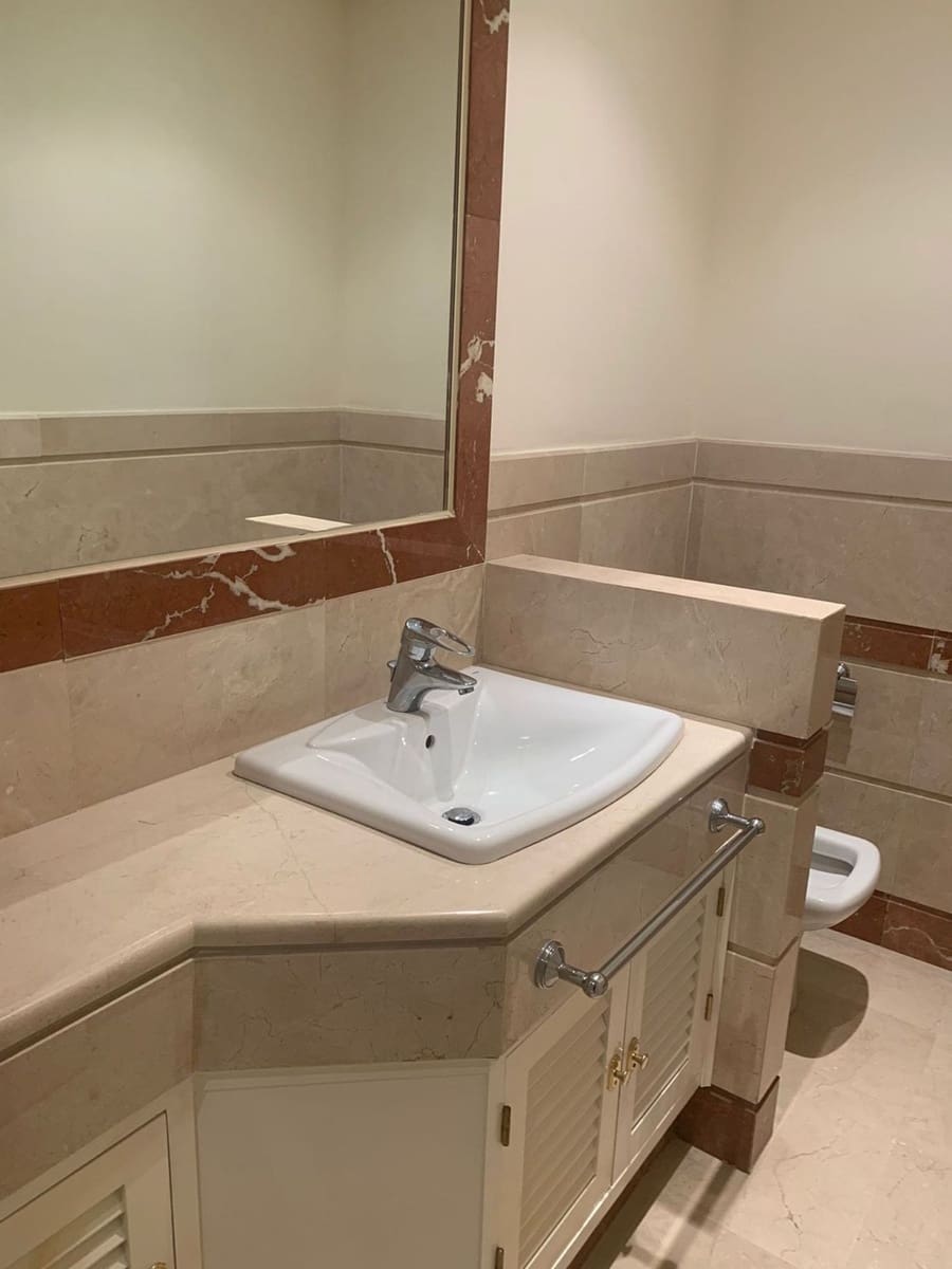 Apartamento de 3 habitaciones en Bahía de Marbella en venta con piscina garaje - 1.100.000 € (Ref: 9008466)