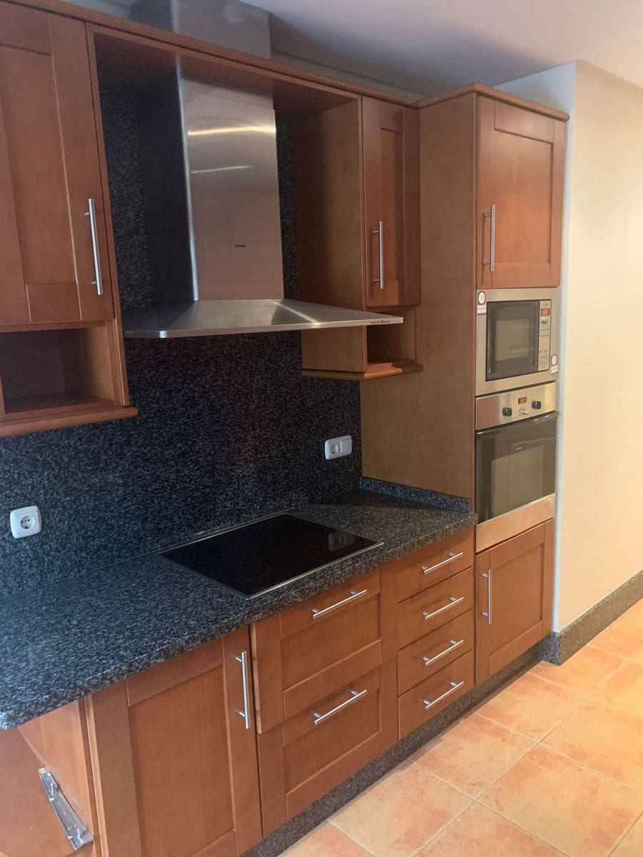 Apartamento de 3 habitaciones en Bahía de Marbella en venta con piscina garaje - 1.100.000 € (Ref: 9008466)