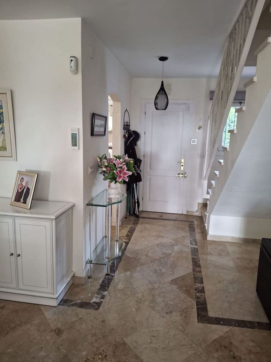 2 quarto Casa em Banda para venda em New Golden Mile com piscina garagem - 350 000 € (Ref: 9797535)