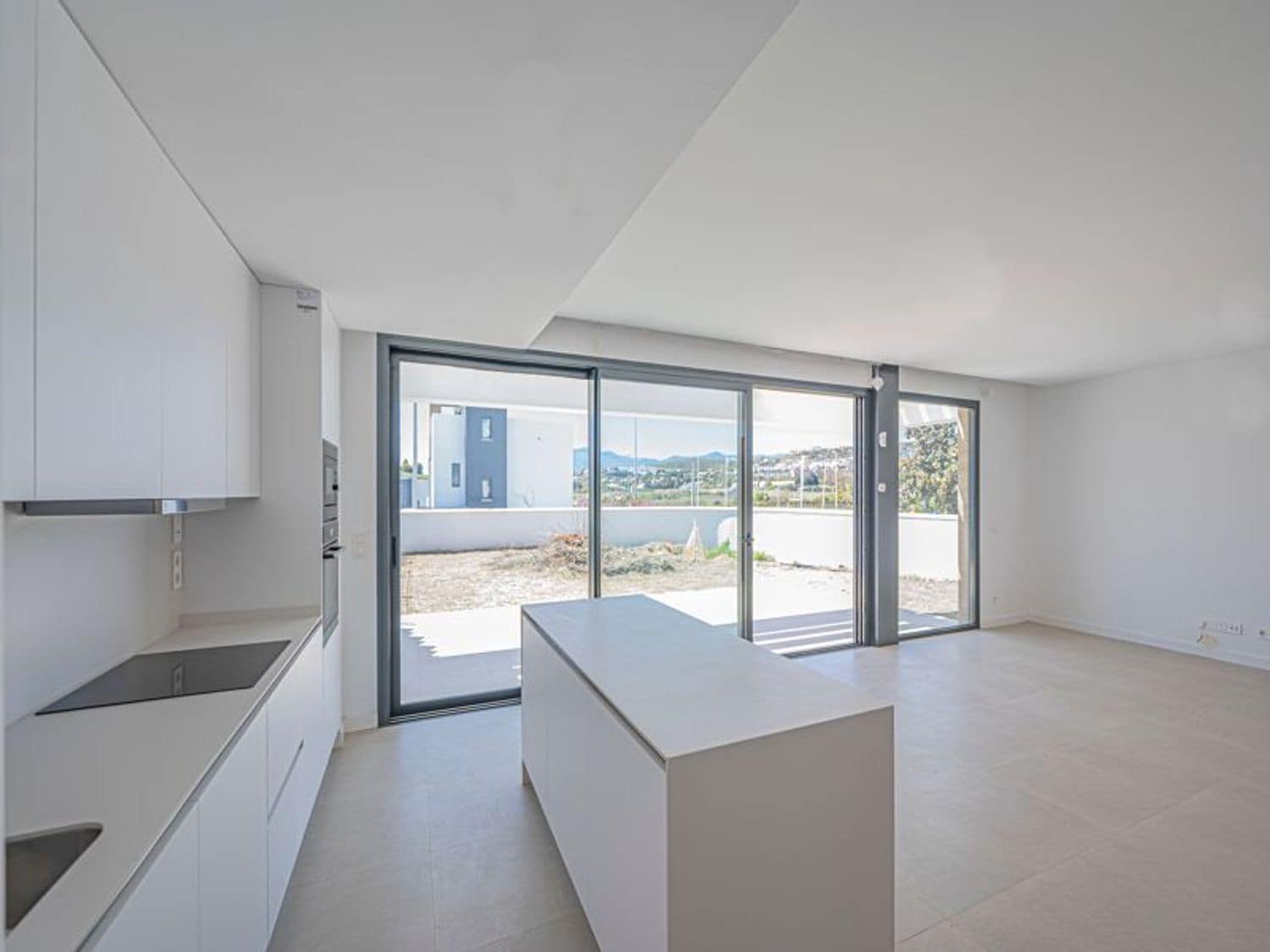 4 quarto Casa em Banda para venda em New Golden Mile com piscina garagem - 1 065 000 € (Ref: 9797536)