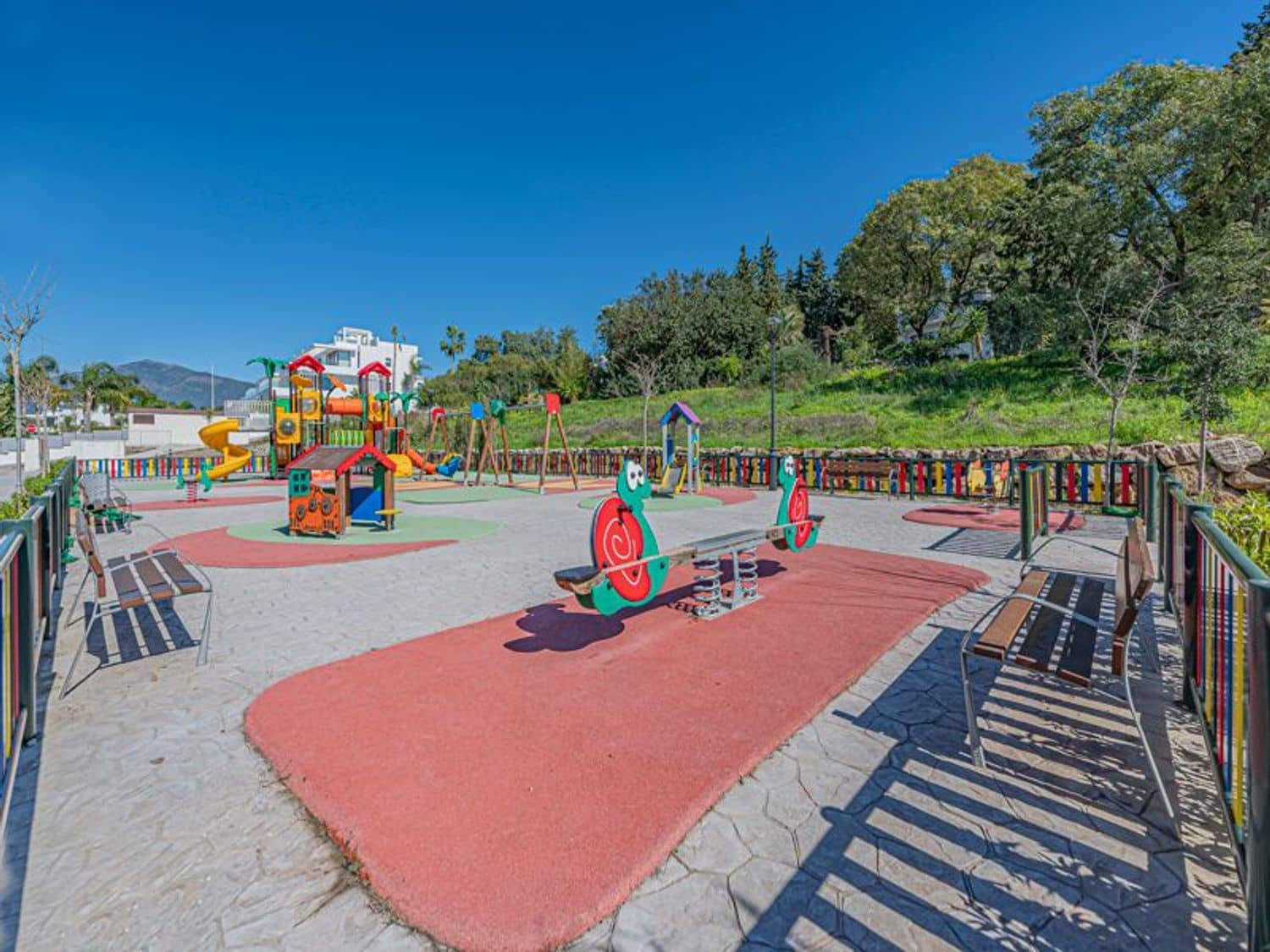 4 quarto Casa em Banda para venda em New Golden Mile com piscina garagem - 1 065 000 € (Ref: 9797536)