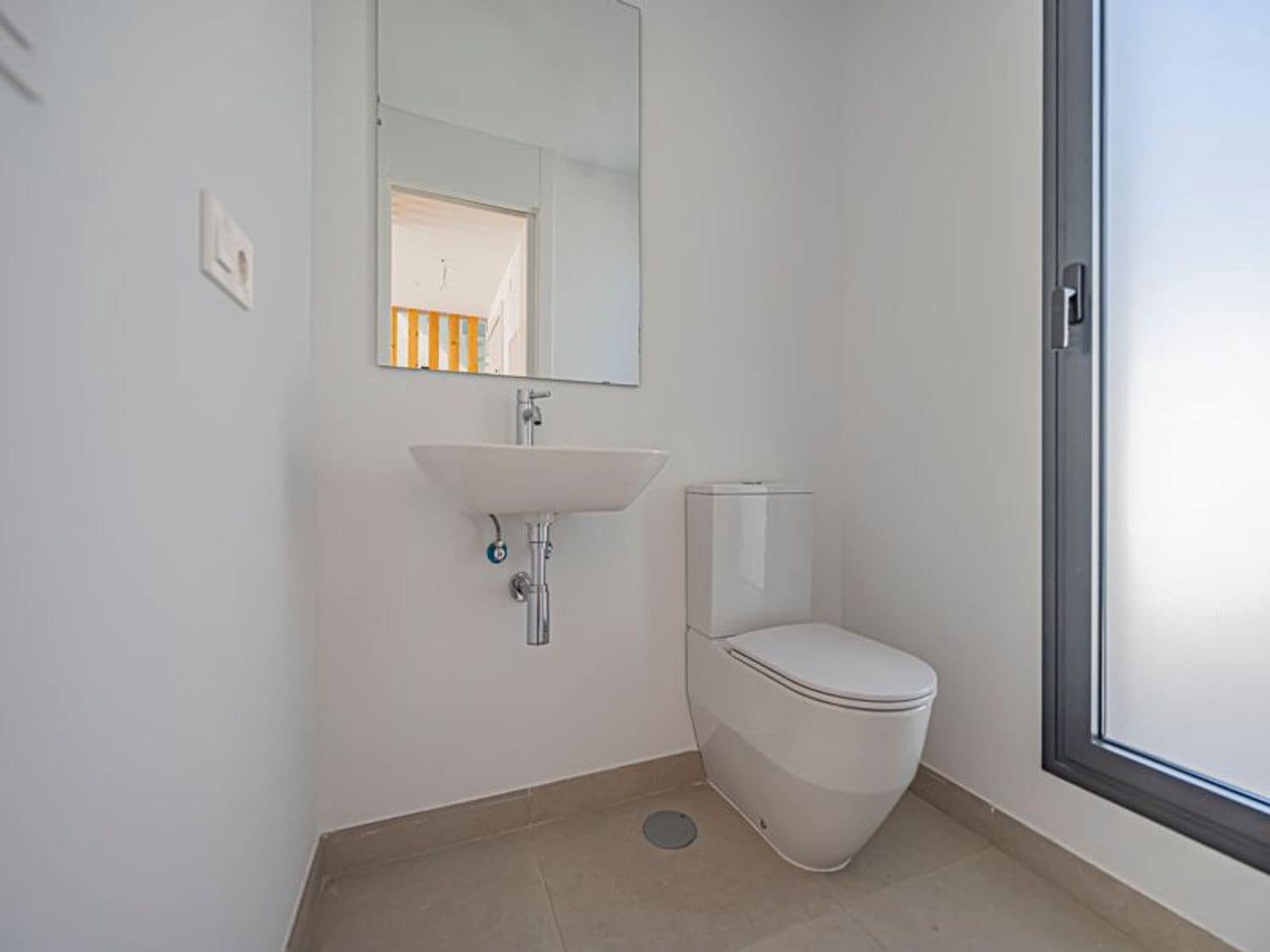 4 quarto Casa em Banda para venda em New Golden Mile com piscina garagem - 1 065 000 € (Ref: 9797536)