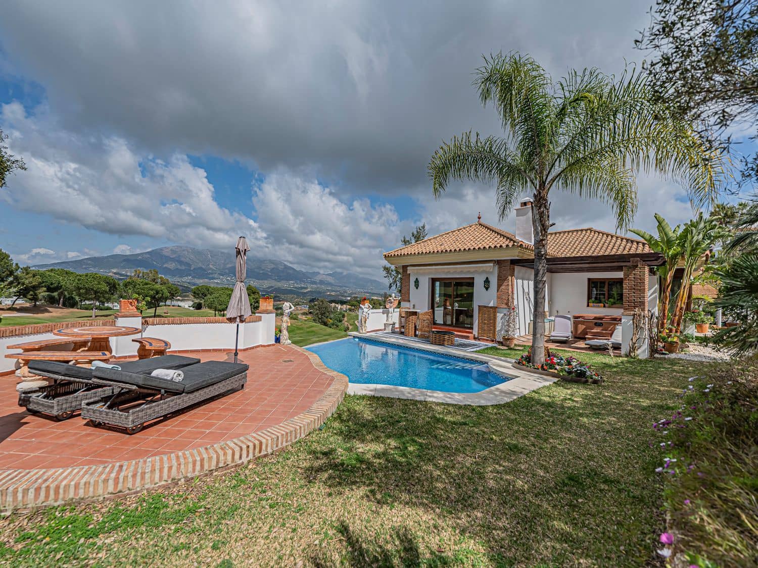 4 soveværelse Villa til salg i Mijas med swimmingpool garage - € 1.899.500 (Ref: 9797537)