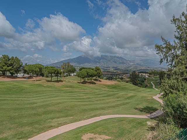 4 Zimmer Villa zu verkaufen in La Cala Golf - Lagar Martell, Mijas mit Pool Garage - 1.899.500 € (Ref: 9797537)