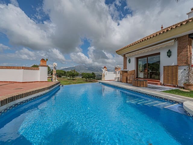 4 Zimmer Villa zu verkaufen in La Cala Golf - Lagar Martell, Mijas mit Pool Garage - 1.899.500 € (Ref: 9797537)