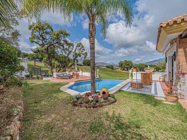 4 Zimmer Villa zu verkaufen in La Cala Golf - Lagar Martell, Mijas mit Pool Garage - 1.899.500 € (Ref: 9797537)