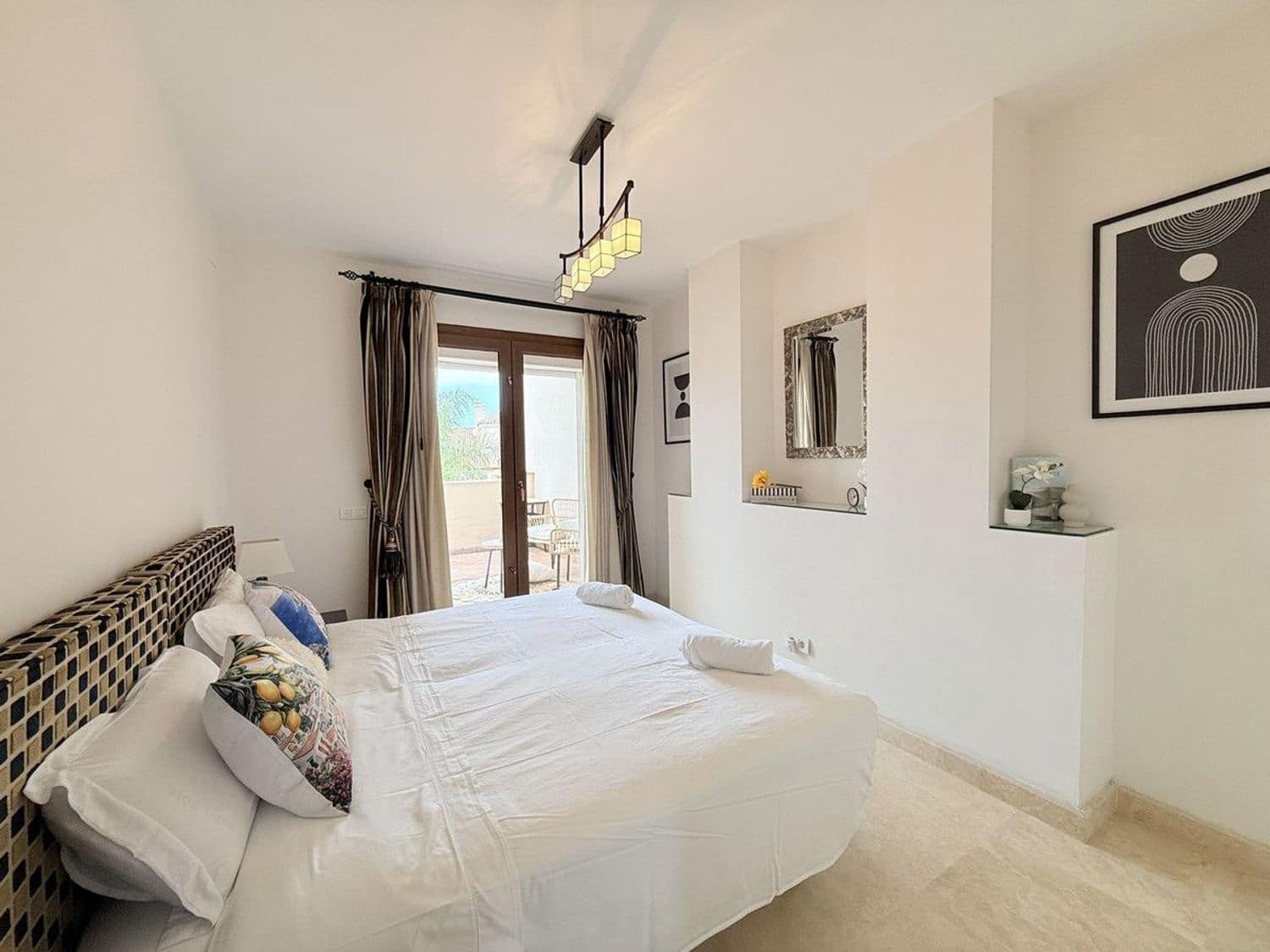 4 bedroom Townhouse for sale in New Golden Mile with pool garage - € 800,000 (Ref: 9797540)