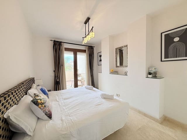 4 makuuhuone Omakotitalo myytävänä paikassa Benamara - Atalaya, Estepona mukana uima-altaan 
autotalli - 800 000 € (Ref: 9797540)