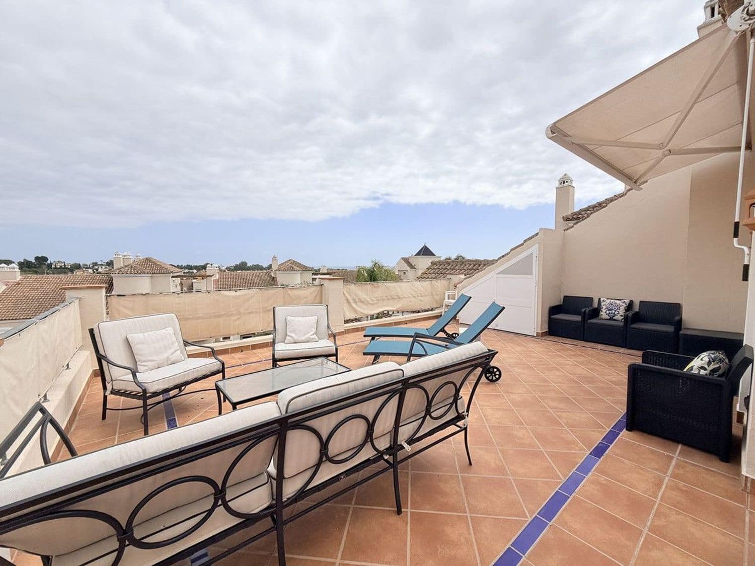 4 bedroom Townhouse for sale in New Golden Mile with pool garage - € 800,000 (Ref: 9797540)