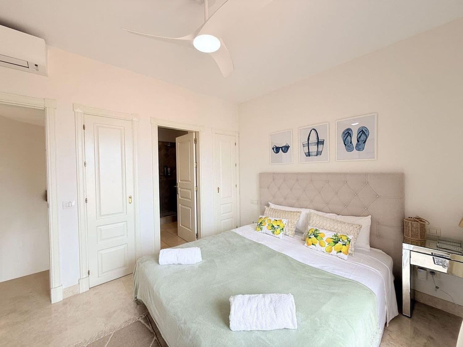 4 bedroom Townhouse for sale in New Golden Mile with pool garage - € 800,000 (Ref: 9797540)