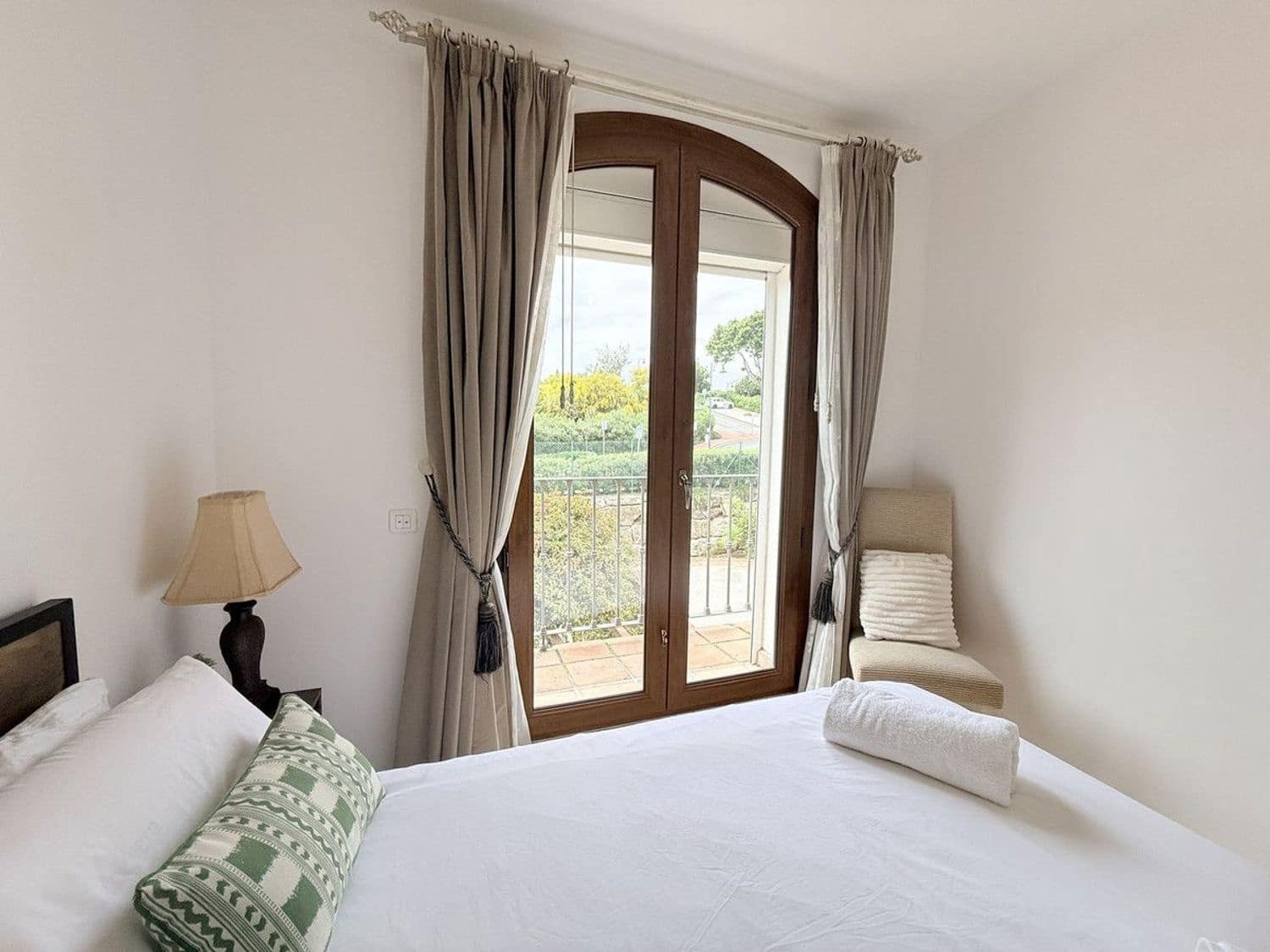 4 bedroom Townhouse for sale in New Golden Mile with pool garage - € 800,000 (Ref: 9797540)