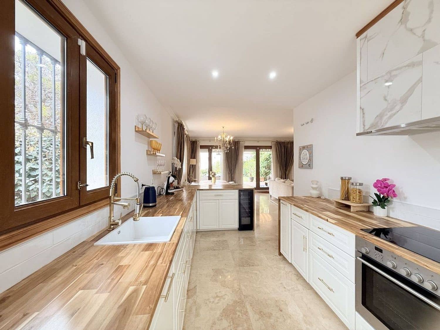 4 bedroom Townhouse for sale in New Golden Mile with pool garage - € 800,000 (Ref: 9797540)