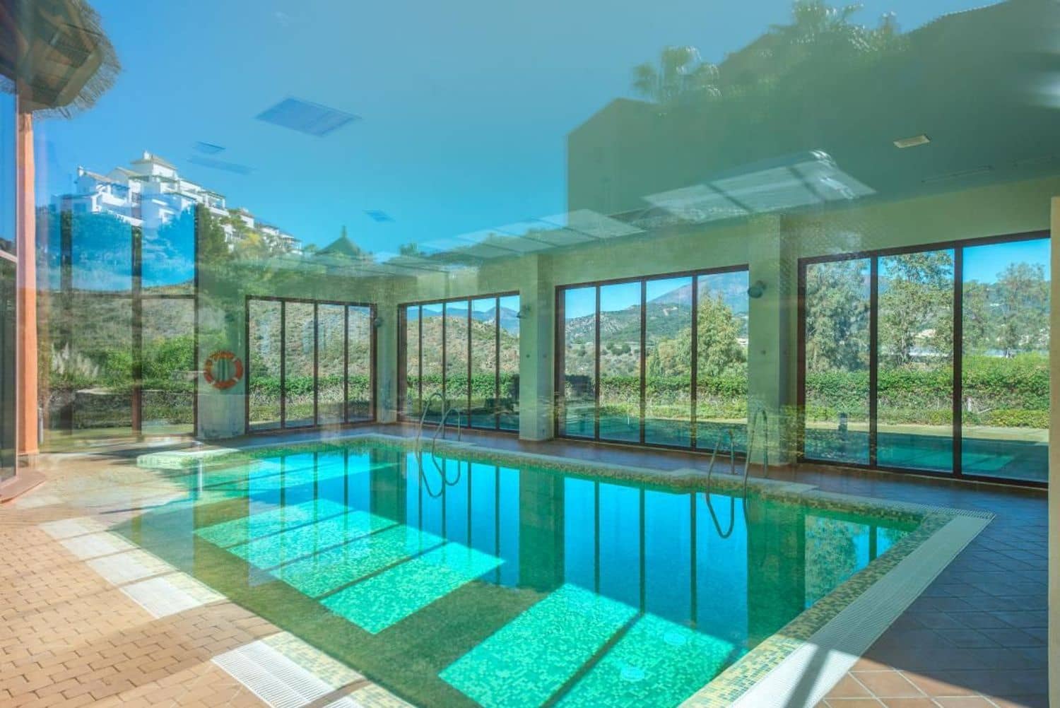 3 bedroom Apartment for sale in Benahavis with pool garage - € 795,000 (Ref: 9797544)