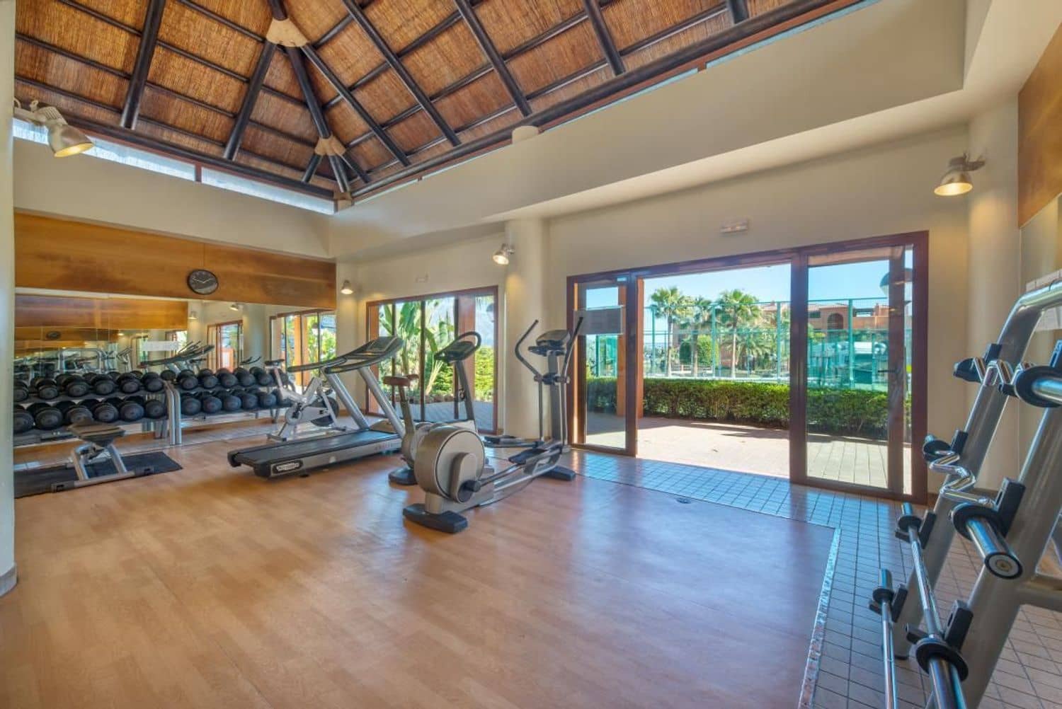 3 bedroom Apartment for sale in Benahavis with pool garage - € 795,000 (Ref: 9797544)