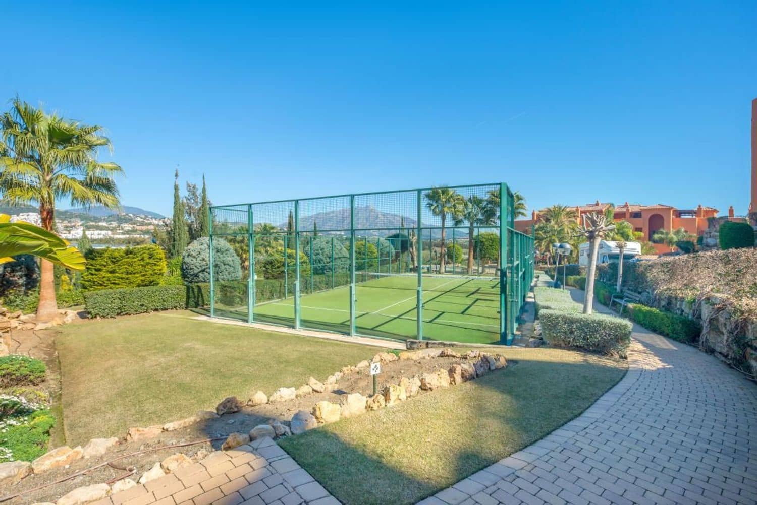 3 bedroom Apartment for sale in Benahavis with pool garage - € 795,000 (Ref: 9797544)