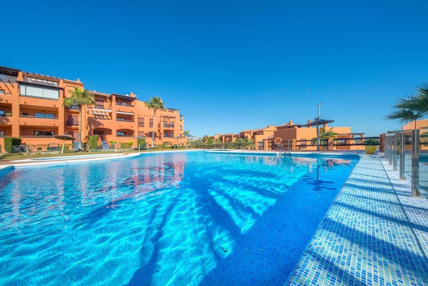 3 bedroom Apartment for sale in Benahavis with pool garage - € 795,000 (Ref: 9797544)