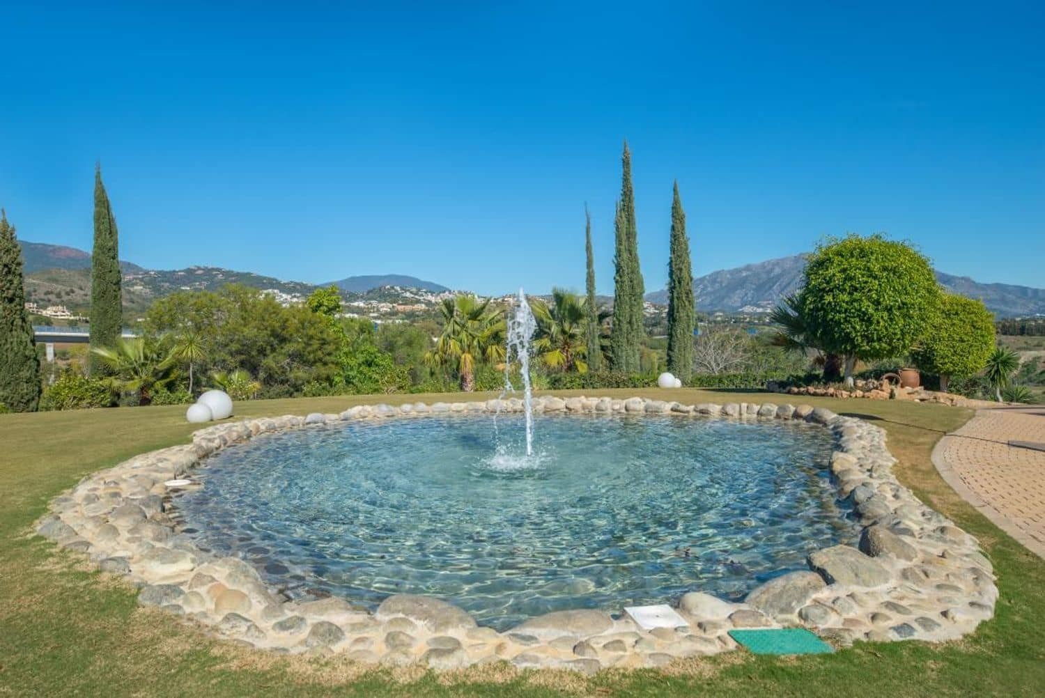 3 bedroom Apartment for sale in Benahavis with pool garage - € 795,000 (Ref: 9797544)