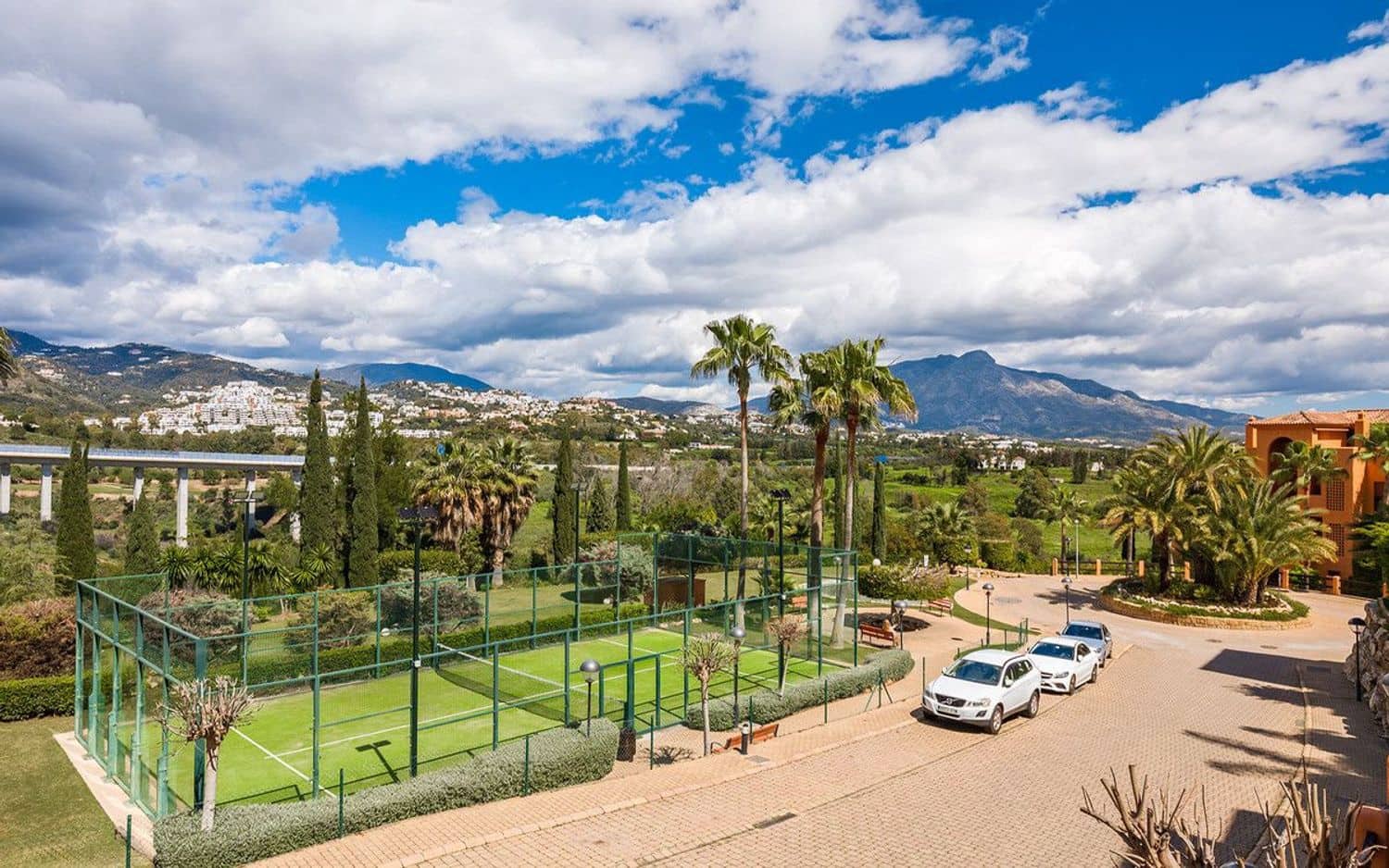 3 bedroom Apartment for sale in Benahavis with pool garage - € 795,000 (Ref: 9797544)