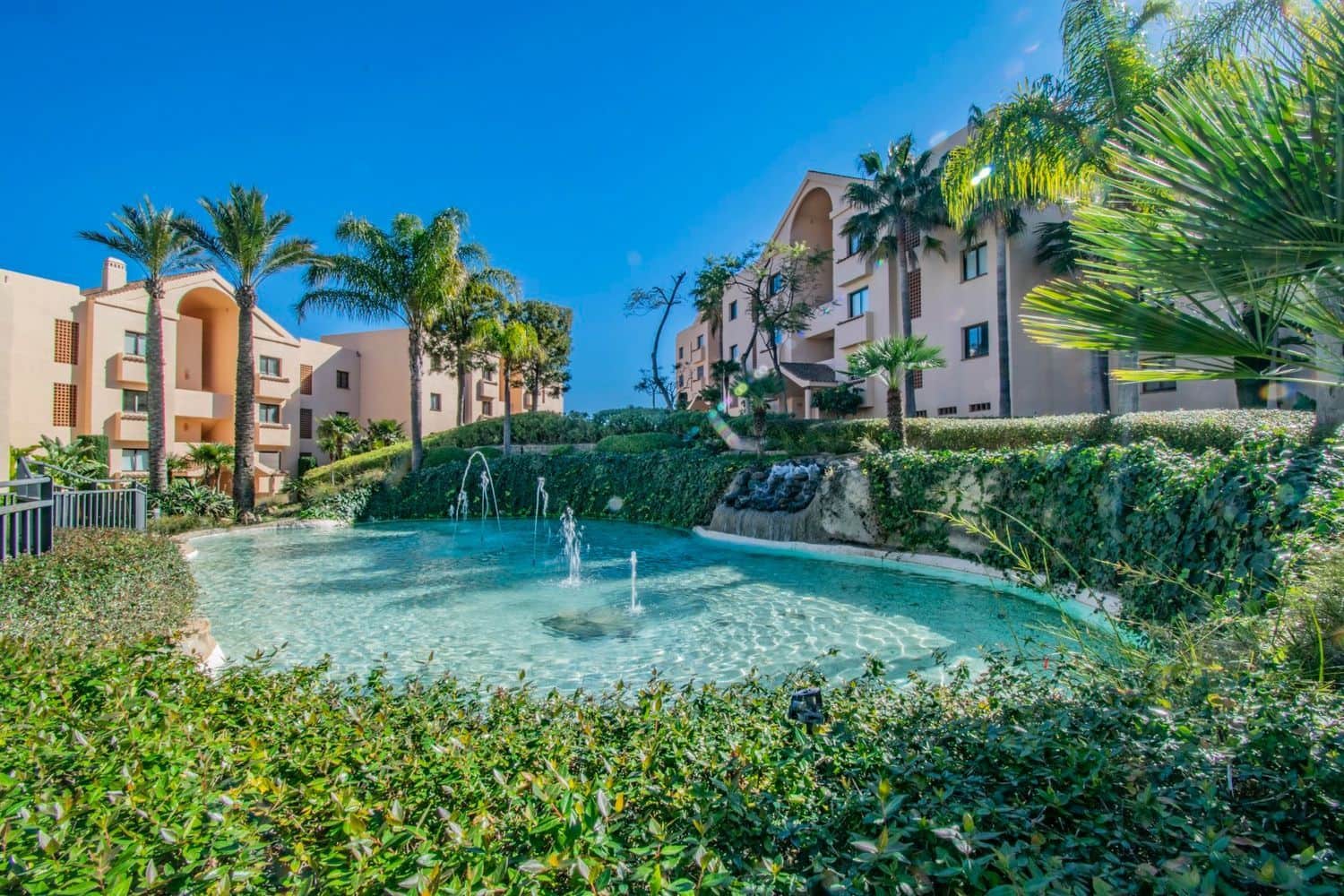 2 makuuhuone Huoneisto myytävänä paikassa Benahavis mukana uima-altaan 
autotalli - 459 000 € (Ref: 9797545)