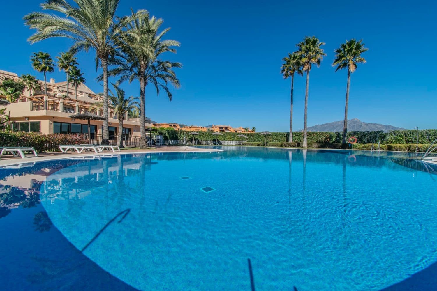 2 makuuhuone Huoneisto myytävänä paikassa Benahavis mukana uima-altaan 
autotalli - 459 000 € (Ref: 9797545)