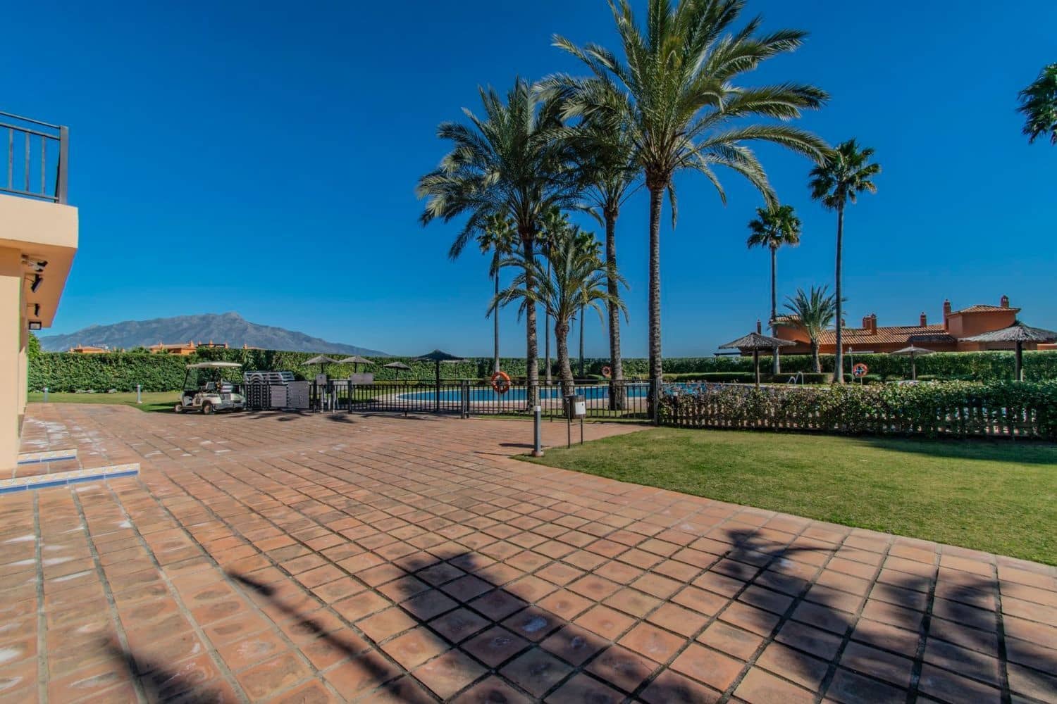 2 makuuhuone Huoneisto myytävänä paikassa Benahavis mukana uima-altaan 
autotalli - 459 000 € (Ref: 9797545)