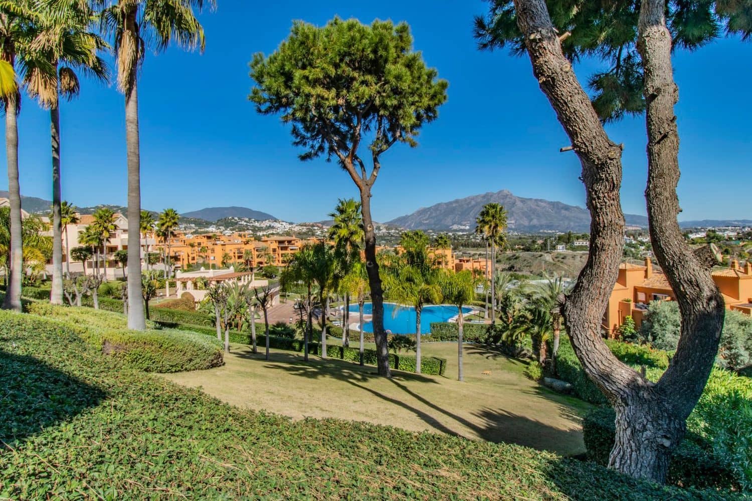 2 makuuhuone Huoneisto myytävänä paikassa Benahavis mukana uima-altaan 
autotalli - 459 000 € (Ref: 9797545)