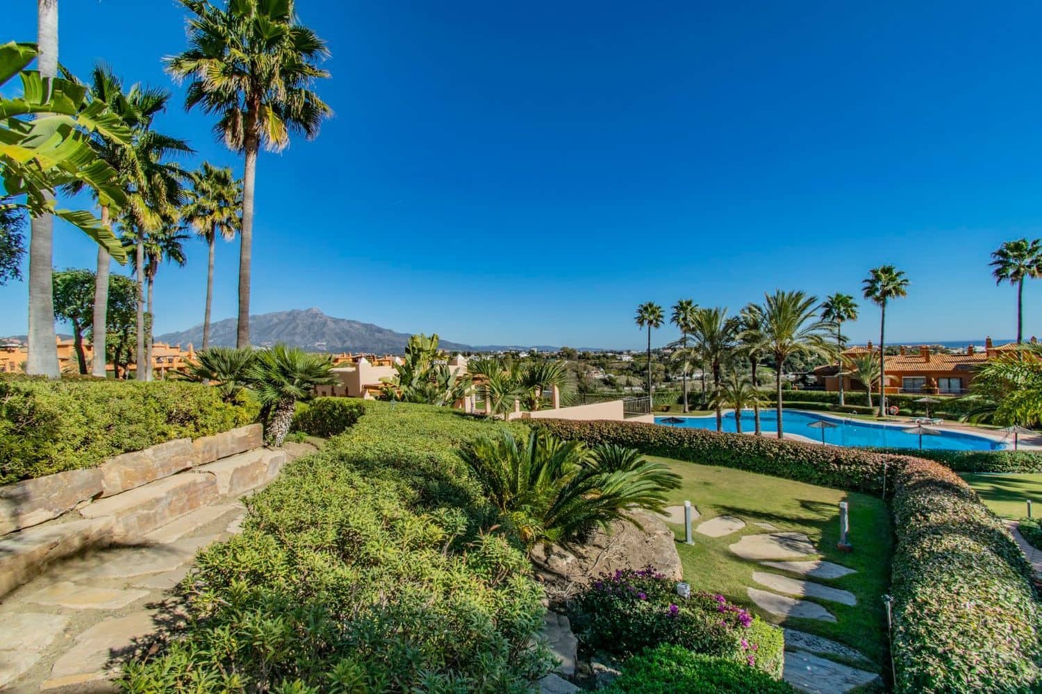 2 makuuhuone Huoneisto myytävänä paikassa Benahavis mukana uima-altaan 
autotalli - 459 000 € (Ref: 9797545)