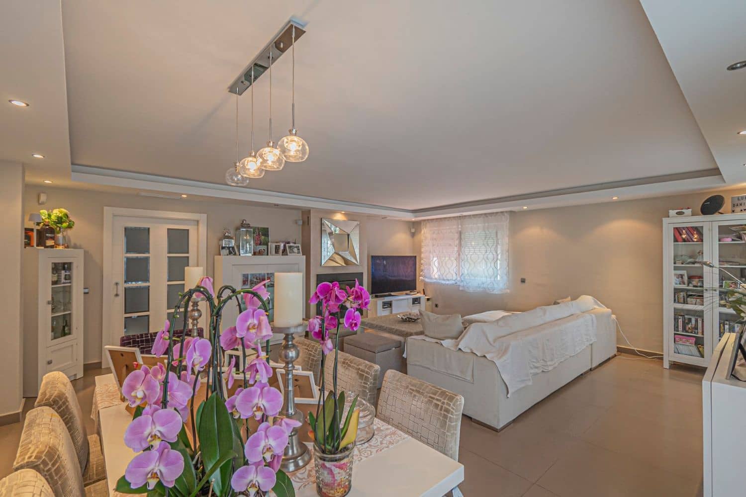 5 bedroom Villa for sale in San Pedro de Alcantara with pool garage - € 1,950,000 (Ref: 9797546)