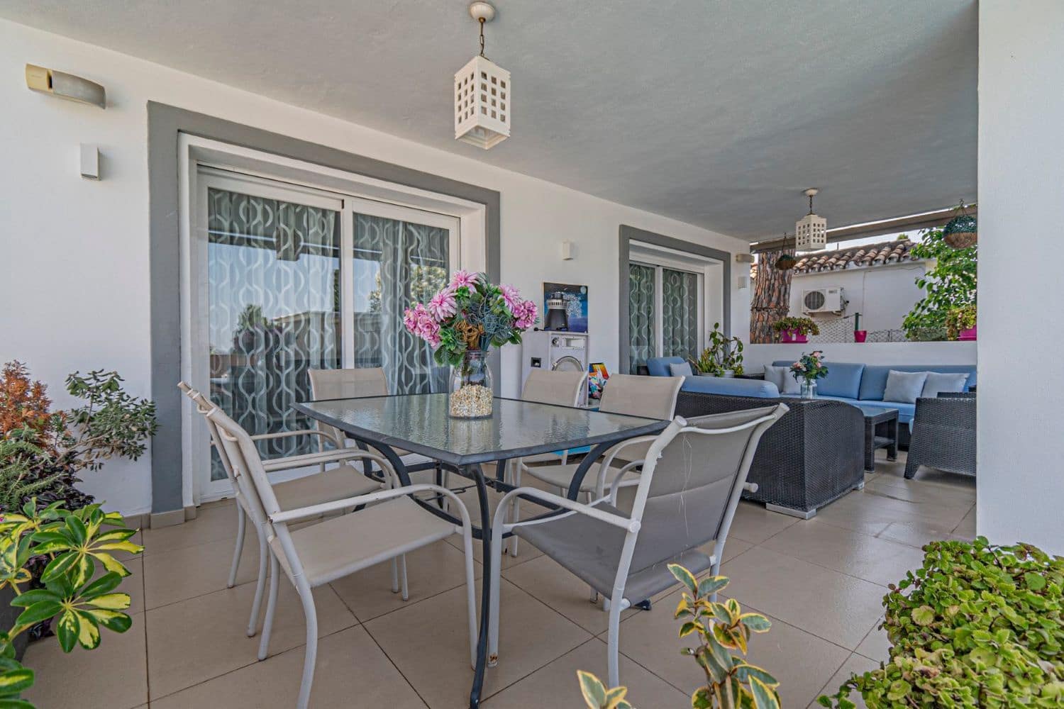 5 bedroom Villa for sale in San Pedro de Alcantara with pool garage - € 1,950,000 (Ref: 9797546)