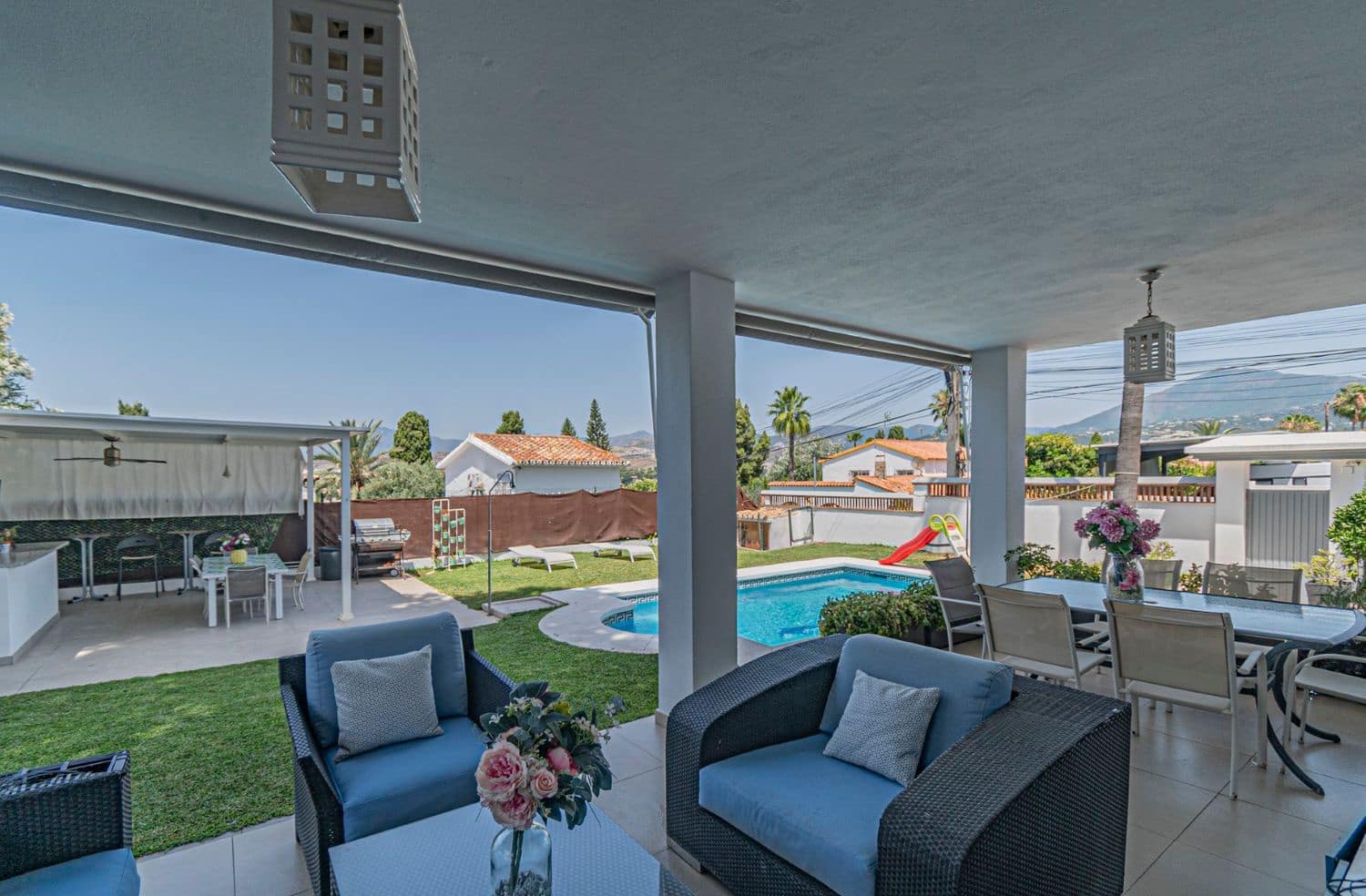 5 bedroom Villa for sale in San Pedro de Alcantara with pool garage - € 1,950,000 (Ref: 9797546)