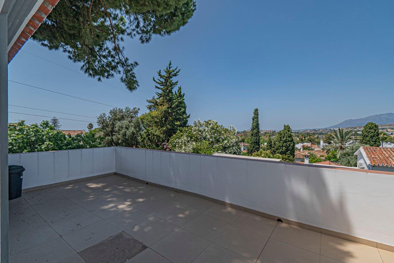 5 bedroom Villa for sale in San Pedro de Alcantara with pool garage - € 1,950,000 (Ref: 9797546)