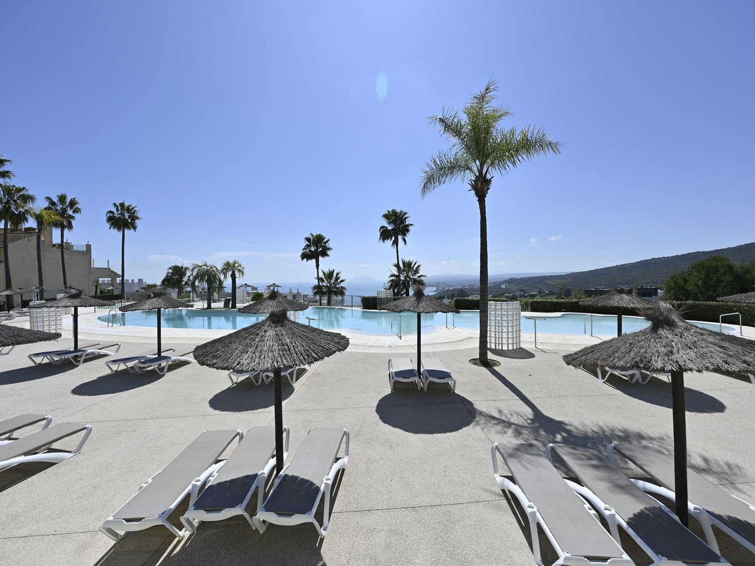 2 sovrum Lägenhet till salu i Manilva med pool garage - 199 000 € (Ref: 9797549)