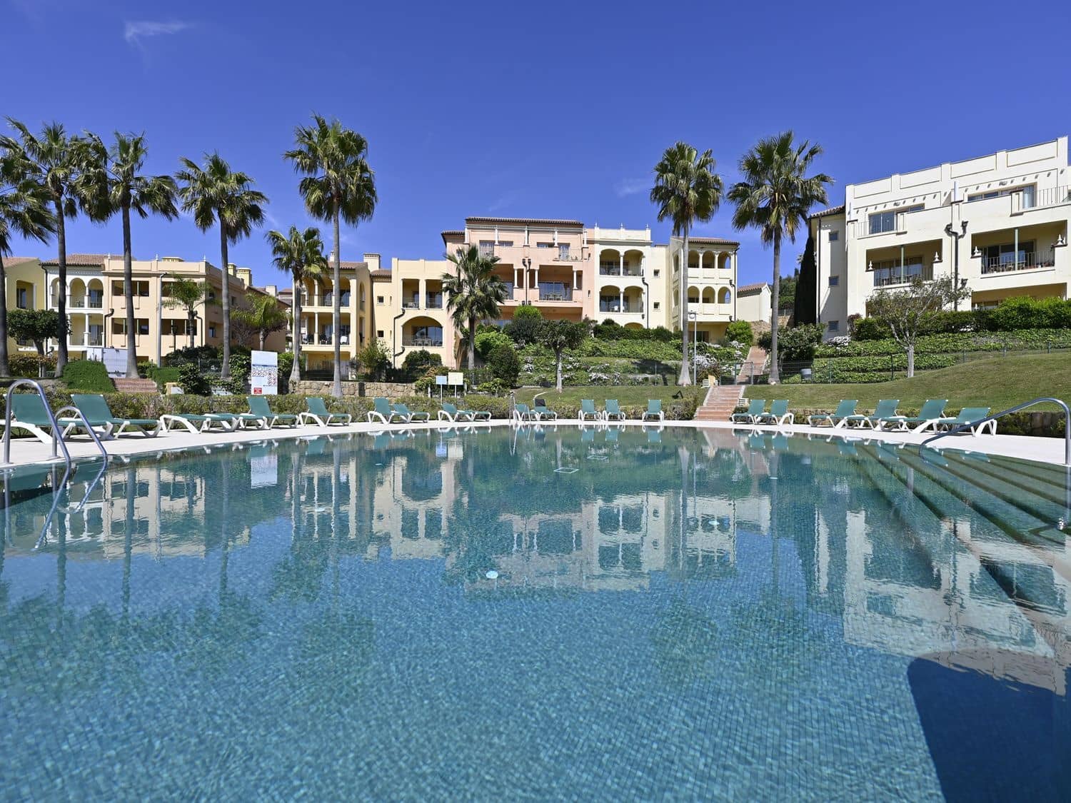 2 sovrum Lägenhet till salu i Manilva med pool garage - 199 000 € (Ref: 9797549)