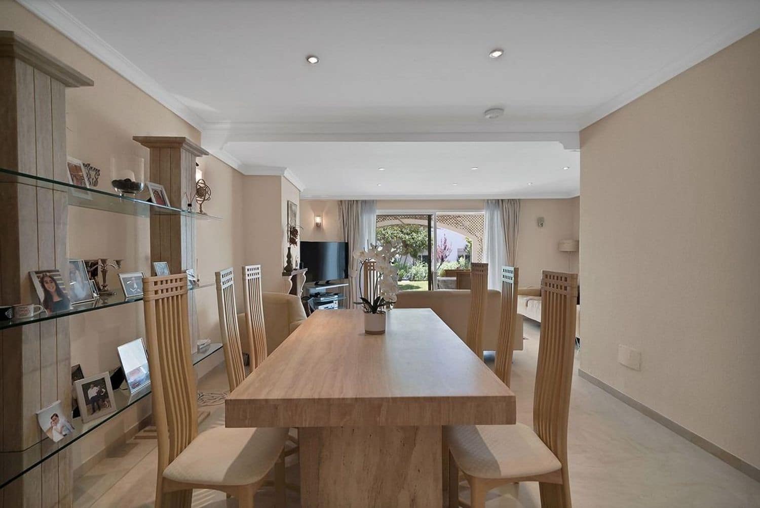 2 slaapkamer Appartement te koop in New Golden Mile met zwembad garage - € 625.000 (Ref: 9797550)