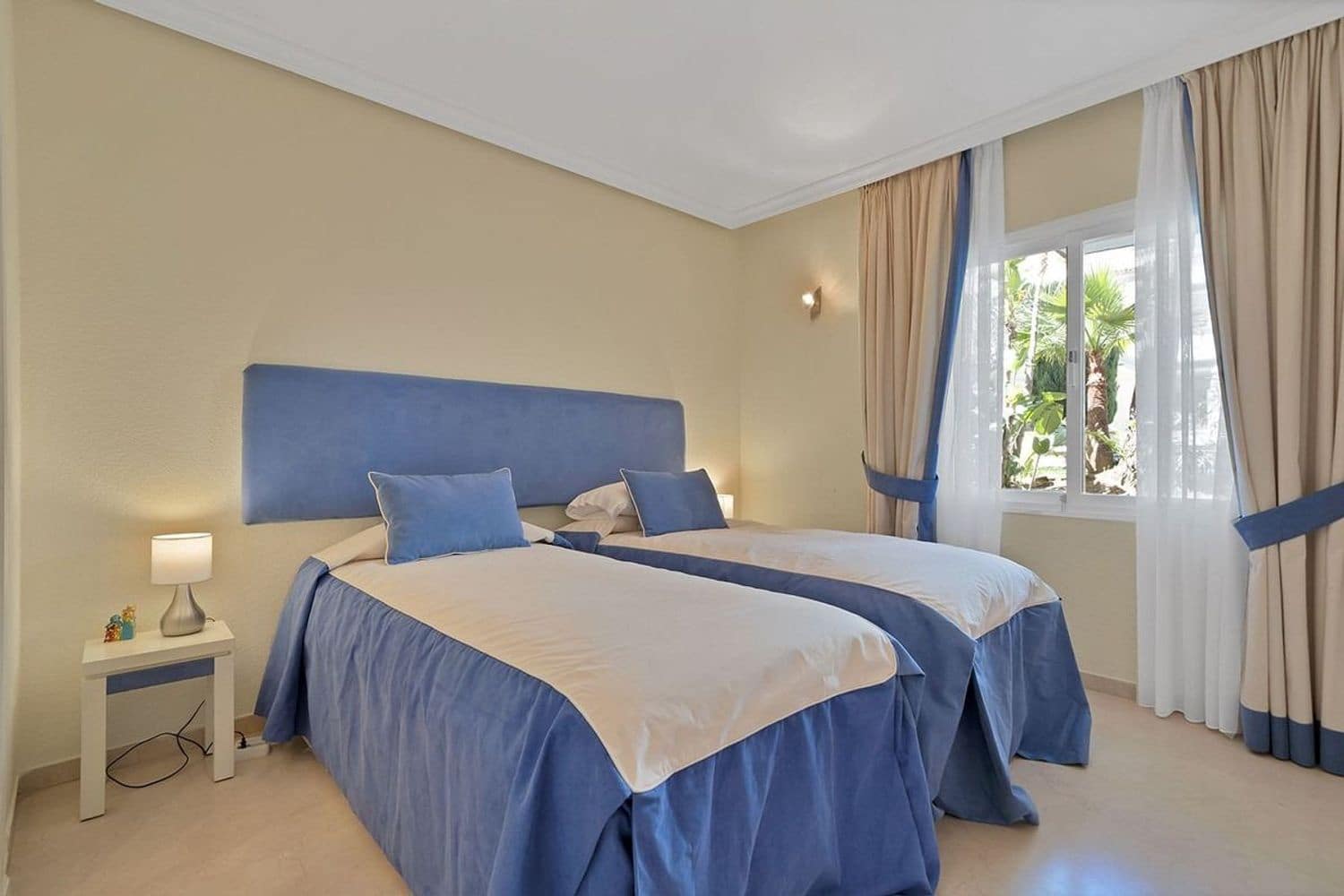 2 slaapkamer Appartement te koop in New Golden Mile met zwembad garage - € 625.000 (Ref: 9797550)