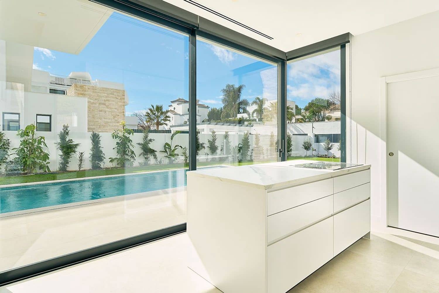 3 camera da letto Villa in vendita in New Golden Mile con piscina garage - 1.950.000 € (Rif: 9797551)