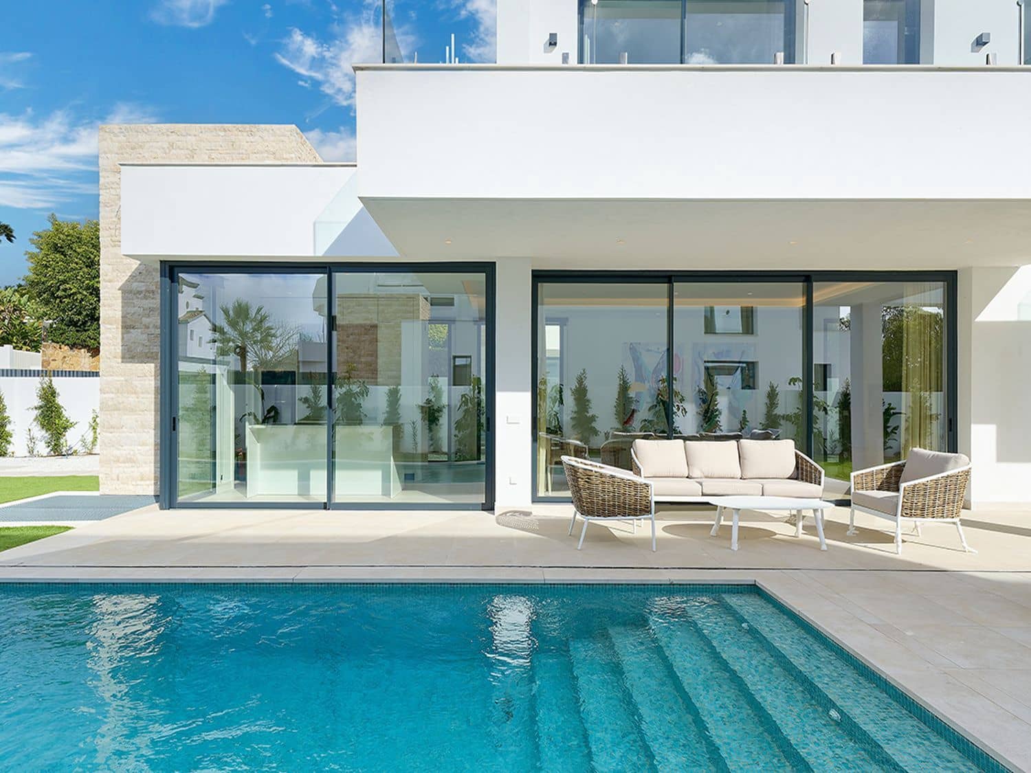 3 camera da letto Villa in vendita in New Golden Mile con piscina garage - 1.950.000 € (Rif: 9797551)