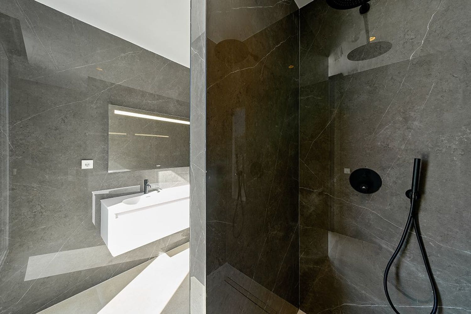 3 camera da letto Villa in vendita in New Golden Mile con piscina garage - 1.950.000 € (Rif: 9797551)