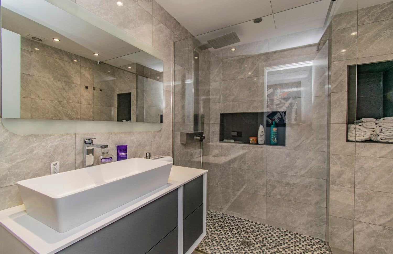 Apartamento de 2 habitaciones en New Golden Mile en venta con piscina garaje - 465.000 € (Ref: 9797554)