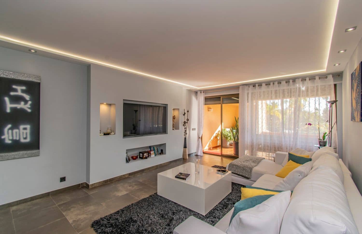 Apartamento de 2 habitaciones en New Golden Mile en venta con piscina garaje - 465.000 € (Ref: 9797554)