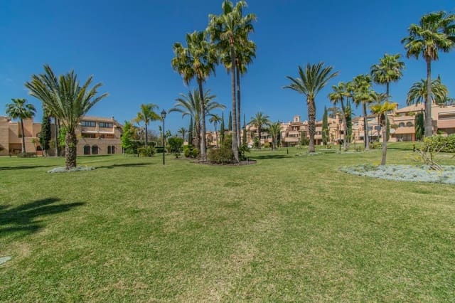 2 sovrum Lägenhet till salu i Nueva Atalaya, Estepona med pool garage - 465 000 € (Ref: 9797554)