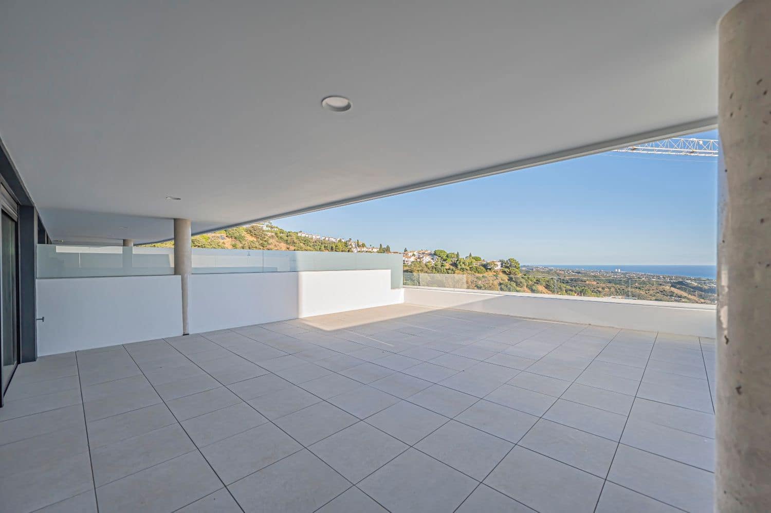 Apartamento de 3 habitaciones en Bahía de Marbella en venta con piscina garaje - 945.000 € (Ref: 9797555)