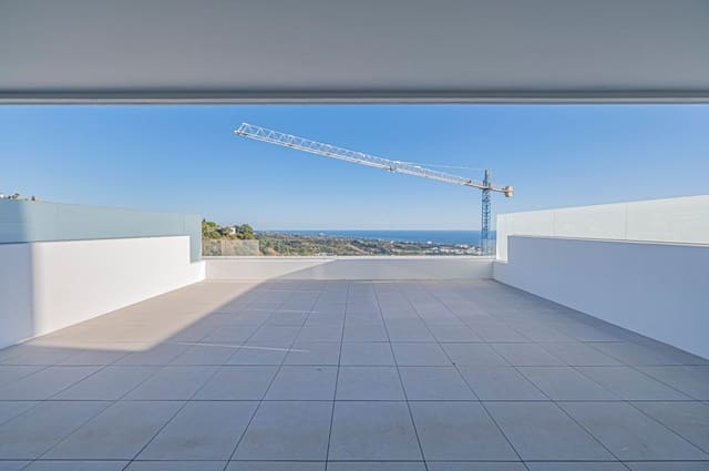 Apartamento de 3 habitaciones en Bahía de Marbella, Marbella en venta con piscina garaje - 945.000 € (Ref: 9797555)