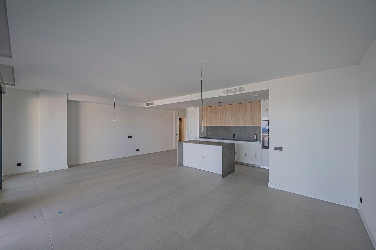 Apartamento de 3 habitaciones en Bahía de Marbella en venta con piscina garaje - 945.000 € (Ref: 9797555)