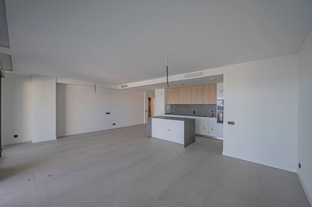 Apartamento de 3 habitaciones en Bahía de Marbella, Marbella en venta con piscina garaje - 945.000 € (Ref: 9797555)