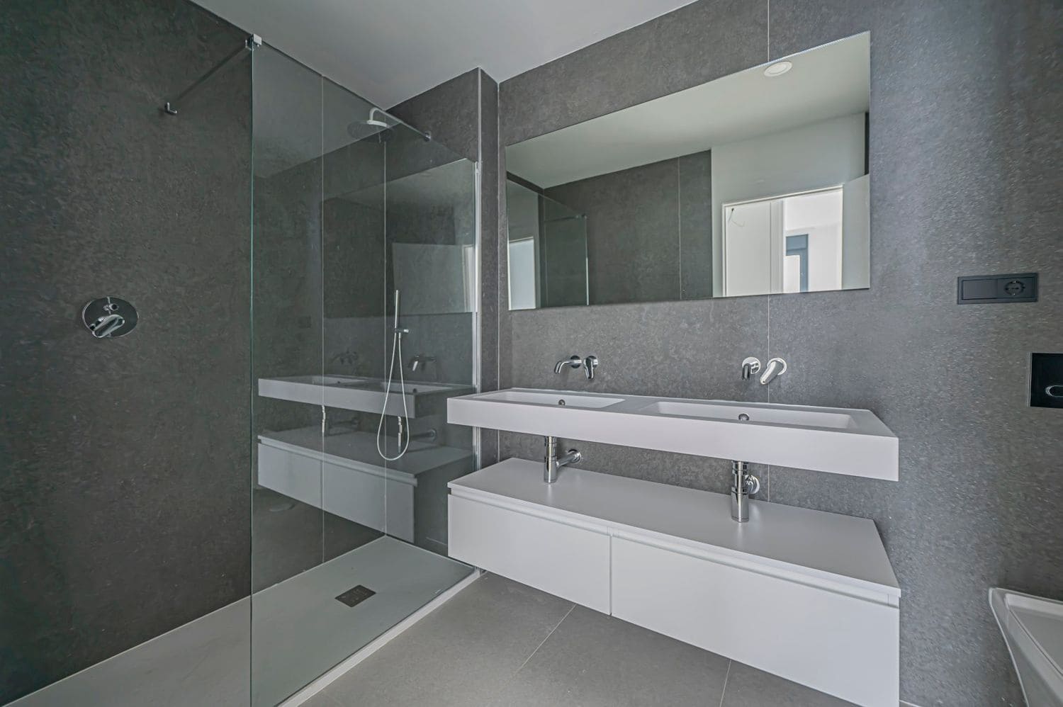 Apartamento de 3 habitaciones en Bahía de Marbella en venta con piscina garaje - 945.000 € (Ref: 9797555)